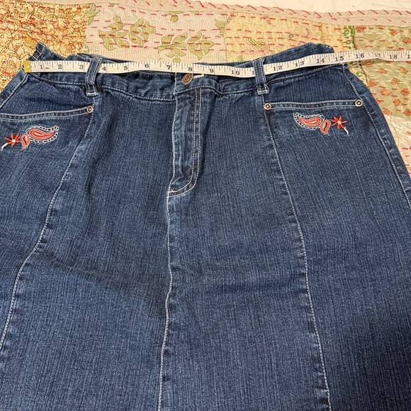 Vintage Denim Embroidered Women's Skirt - Picture 7 of 10